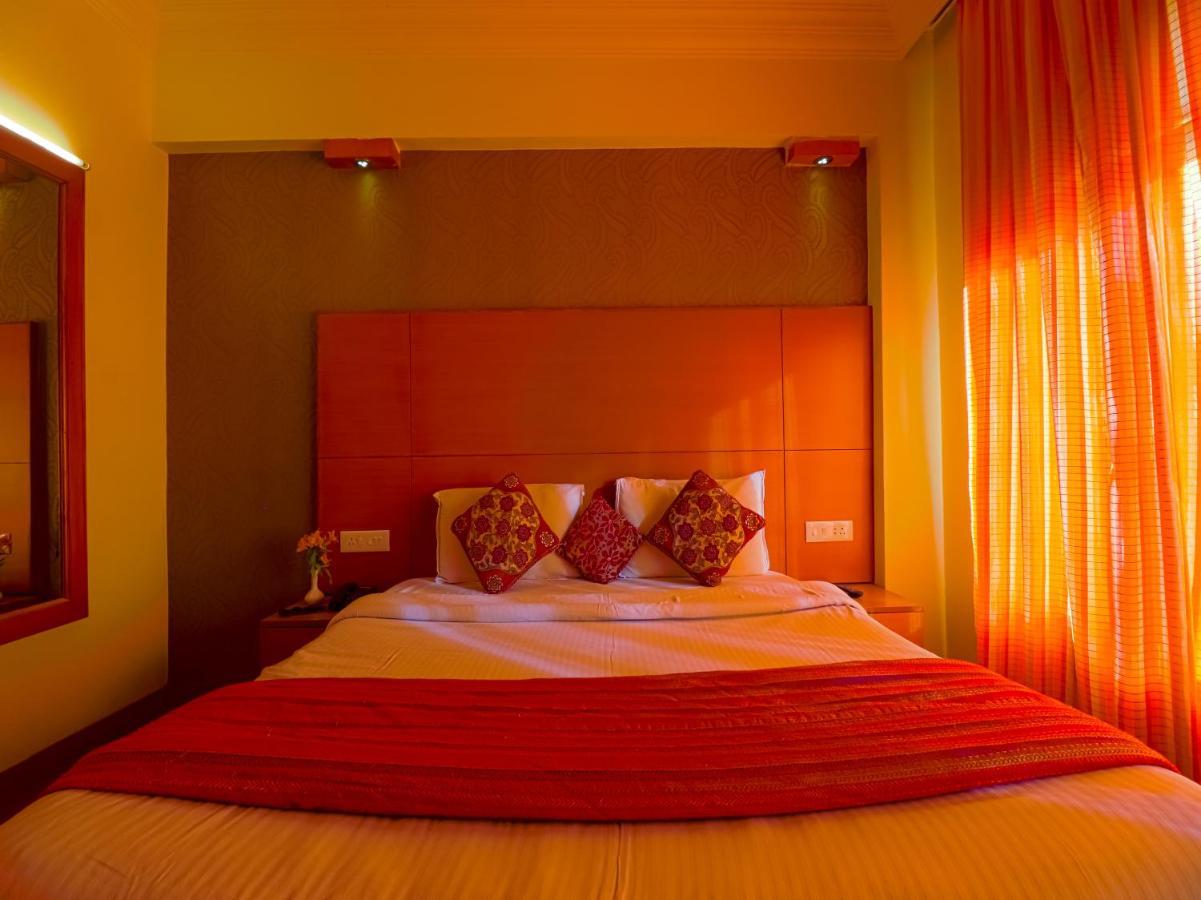 Готель The Byke Sunshine Grand Уті Екстер'єр фото